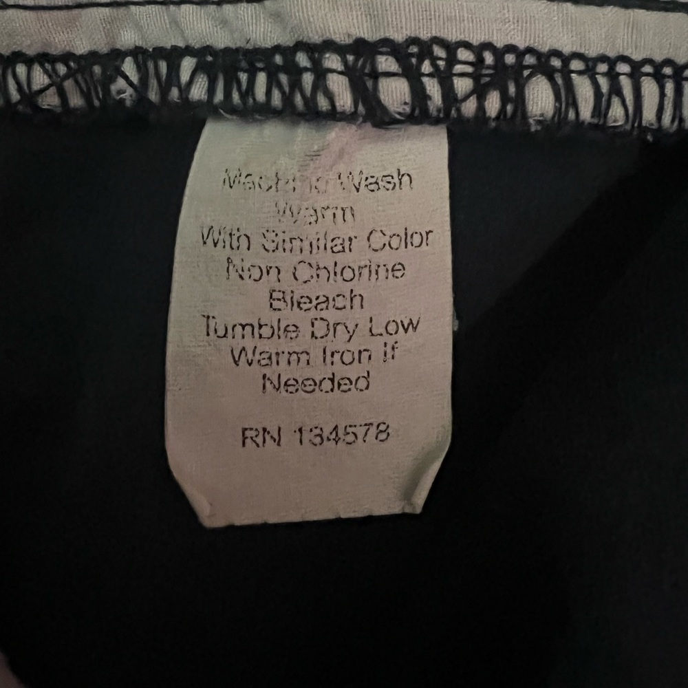 Vineyard Vines 5” shorts - Picture 4 of 4